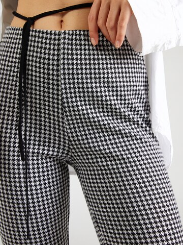 évasé Pantalon 'VIAPRIL' VILA en blanc