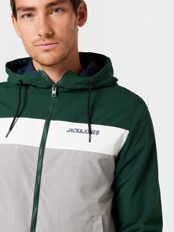 JACK & JONES Välikausitakki 'Rush' värissä harmaa