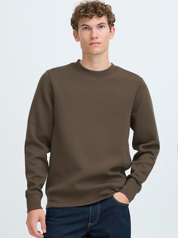 Casual Friday Sweatshirt 'CFSebastian' in Brown: front
