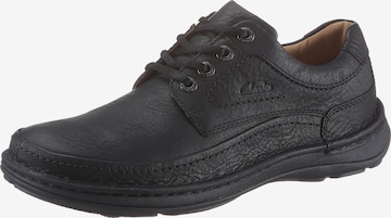 Scarpa stringata 'Nature' di CLARKS in nero: frontale