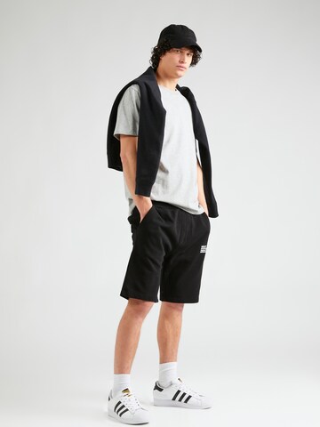 REPLAY Regular Shorts in Schwarz