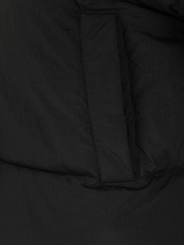 Only Petite Winter jacket 'ONLELLIE' in Black