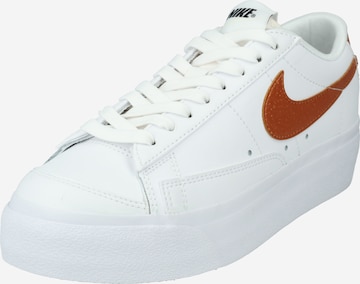 Nike Sportswear Rövid szárú edzőcipők 'Blazer' - fehér: elől