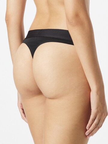 Calvin Klein Underwear - Tanga em preto