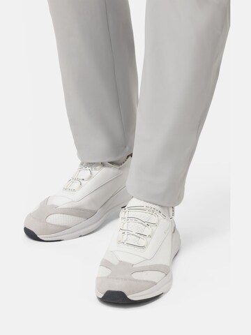 Scarpa slip-on 'B Tech' di Boggi Milano in bianco