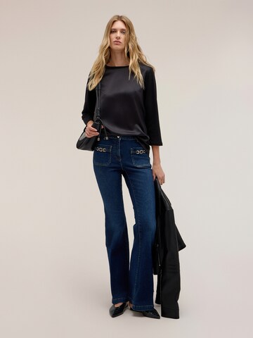 MOTIVI Flared Jeans in Blauw