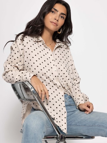 SASSYCLASSY Blouse in Beige