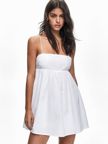 Pull&Bear Letní šaty – bílá