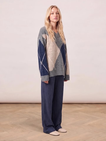 noar studios Sweater in Grey