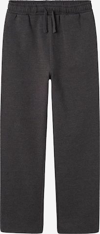 LMTD Hose 'NLNNizu' in Grau: Vorderseite