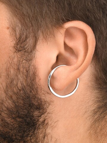YParis Korvakoru 'Ear cuff Kylar G/S' värissä hopea
