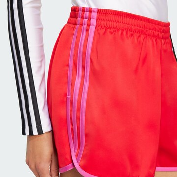 raudona ADIDAS ORIGINALS Laisvas Kelnės 'Adicolor'