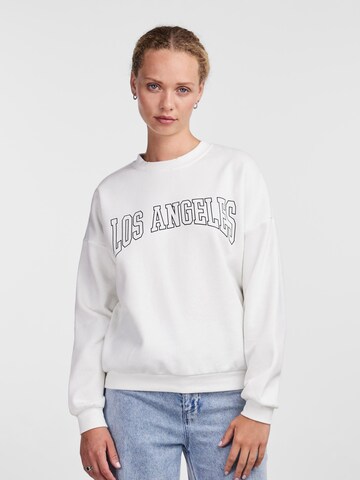 PIECES Sweatshirt 'FREYA' in White: front