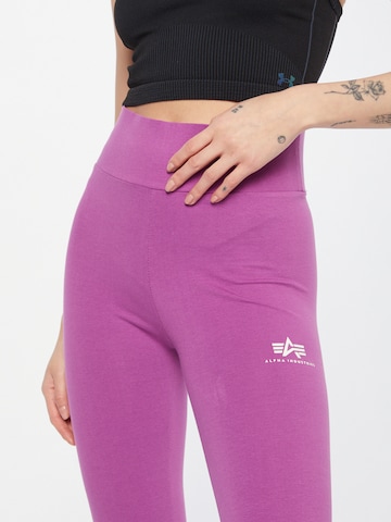 ALPHA INDUSTRIES - Skinny Leggings em roxo