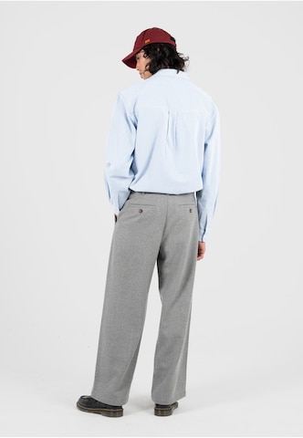 Wide leg Pantaloni con pieghe di Prohibited in grigio