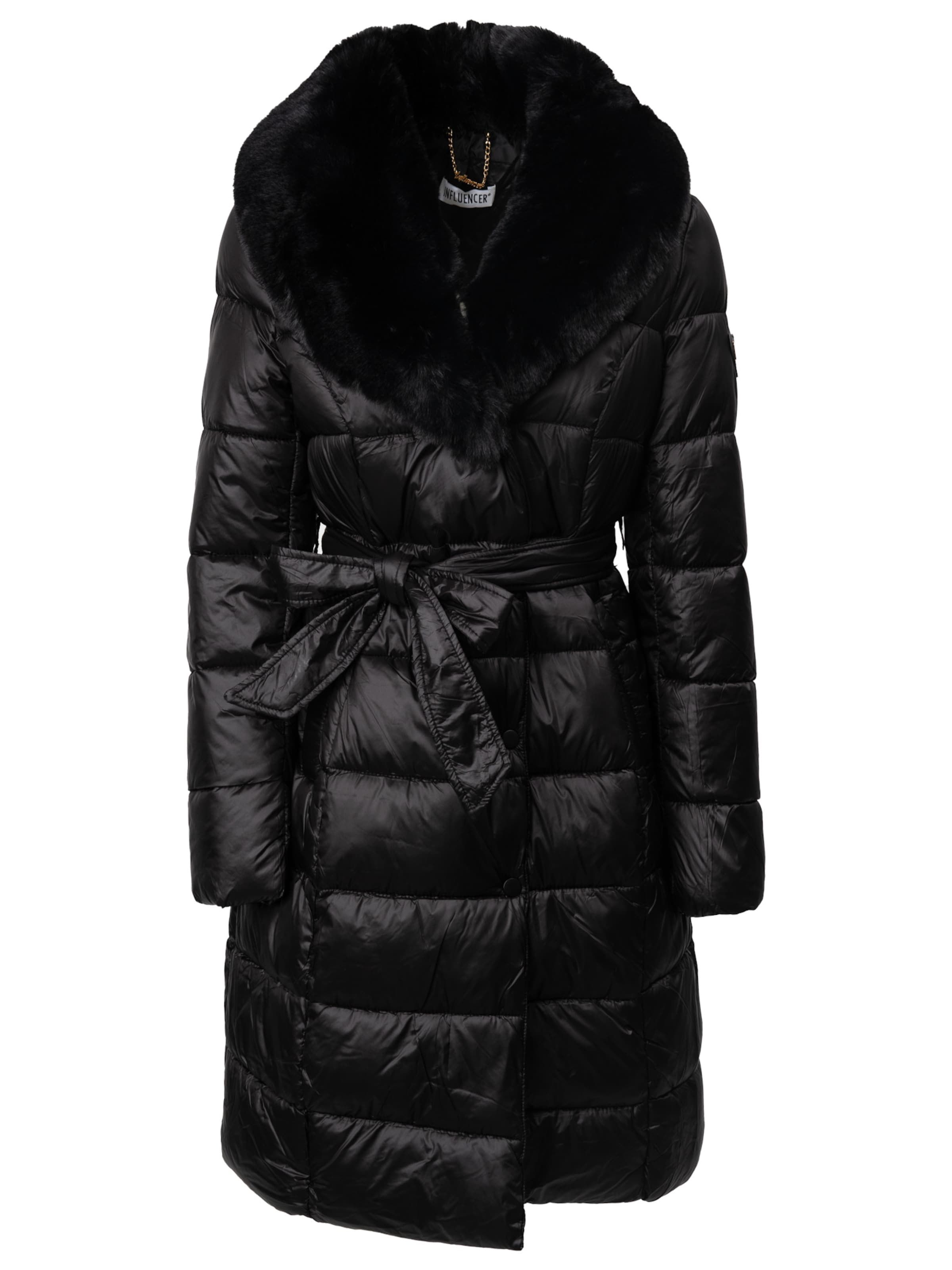 Cappotto invernale di Influencer in nero: frontale