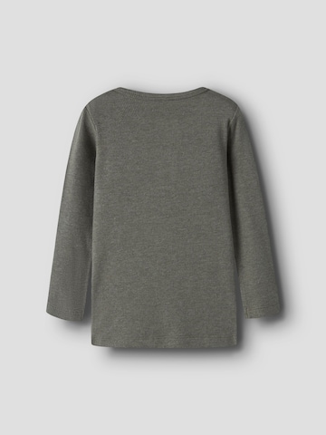NAME IT Shirts i grå