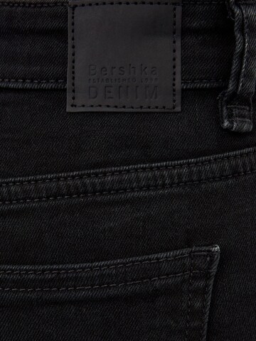 Bershka Skinny Jeans in Schwarz