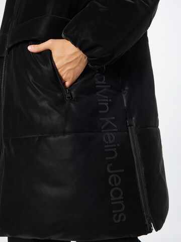 Calvin Klein Jeans Зимно палто в черно