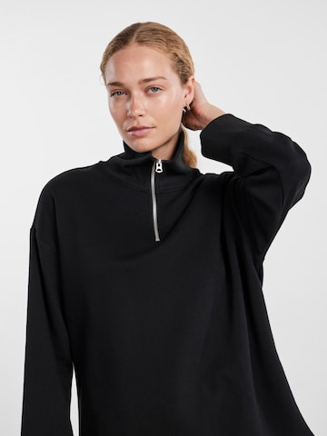 PIECES Sweatshirt 'SELINA' in Black
