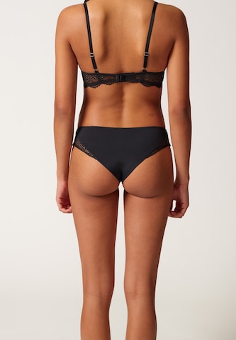 Skiny - Braga en negro