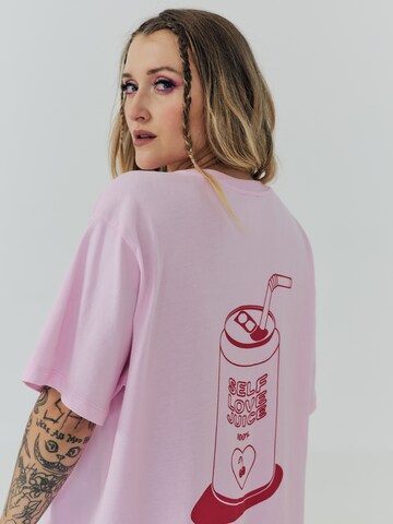 ABOUT YOU x Sharlota - Camiseta 'Ida' en rosa