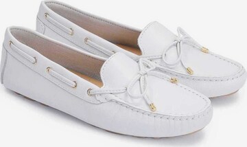 Kazar Moccasins in White