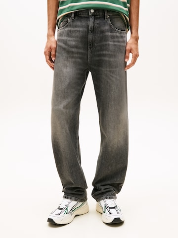 Tommy Jeans Regular Jeans 'Otis' in Black: front