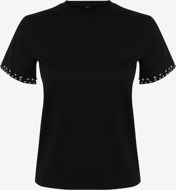 Trendyol Тениска в черно: отпред