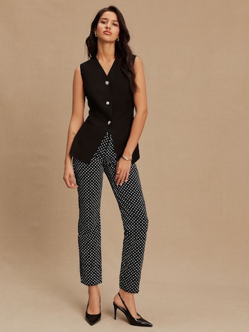 juoda Next Kostiuminė liemenė