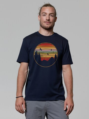 Watapparel Shirt 'Sunset Berge & Tannen' in Blauw: voorkant