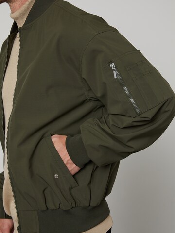 DAN FOX APPAREL Between-Season Jacket 'Kalle' in Green