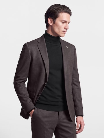 BENVENUTO Suit in Red