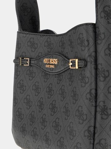 GUESS Schultertasche 'Katya' in Schwarz