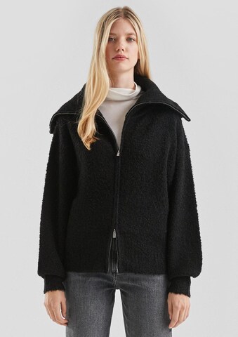 QS Strickjacke in Schwarz: Vorderseite