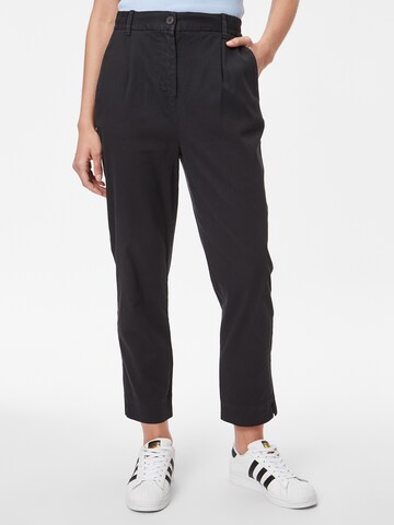 UNITED COLORS OF BENETTON Regular Pleat-front trousers in Black: front