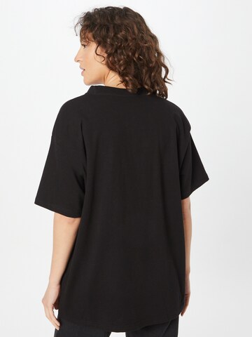 Tricou 'BEVERLY' de la Pegador pe negru