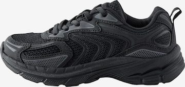 Sneaker di Next in nero: frontale