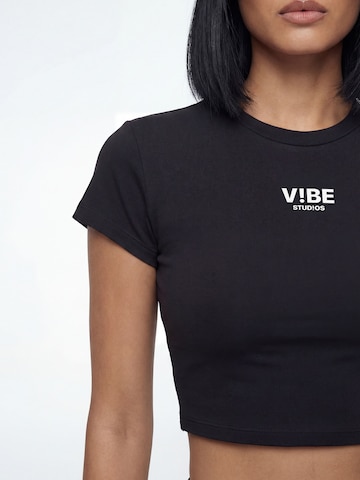 V!BE STUD!OS Футболка в Черный
