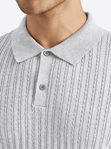 Vantory Sweater in Grey