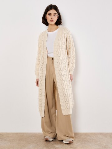 Apricot Gebreid vest ' ' in Beige: voorkant