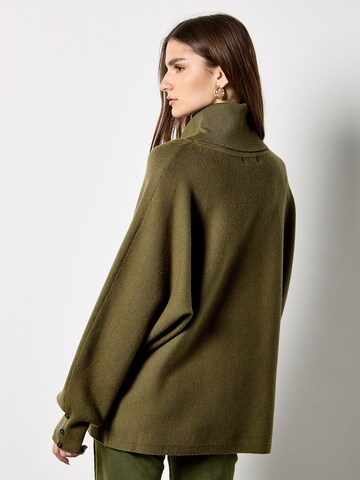 Apricot Sweater ' ' in Green