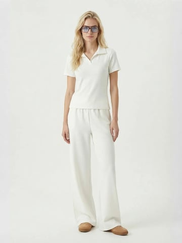 Completo pantalone di Happiness İstanbul in bianco: frontale