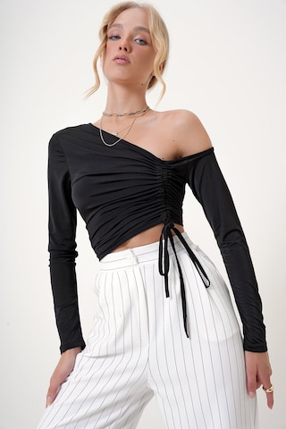 Trend Alaçatı Stili - Camiseta en negro