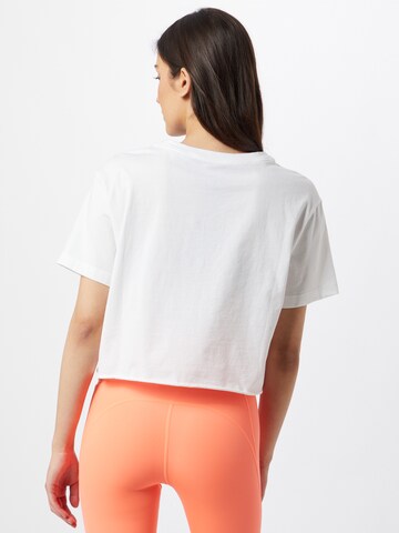 T-shirt Nike Sportswear en blanc