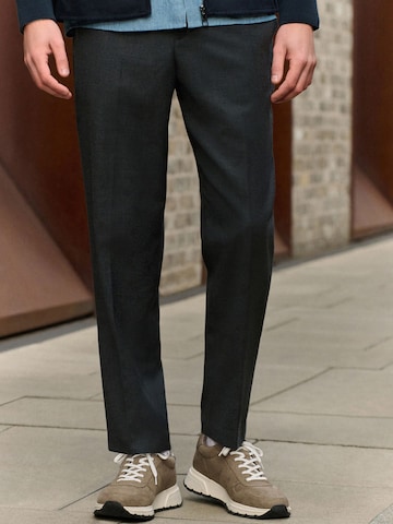 Regular Pantalon à plis Next en gris