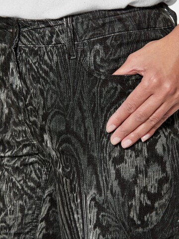 MADELEINE Tapered Pants in Grey