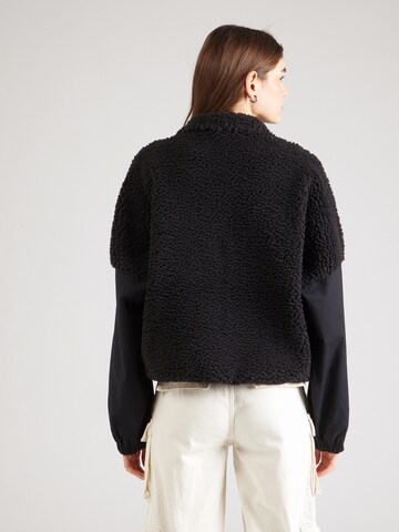 Nike Sportswear Преходно яке 'Essential' в черно