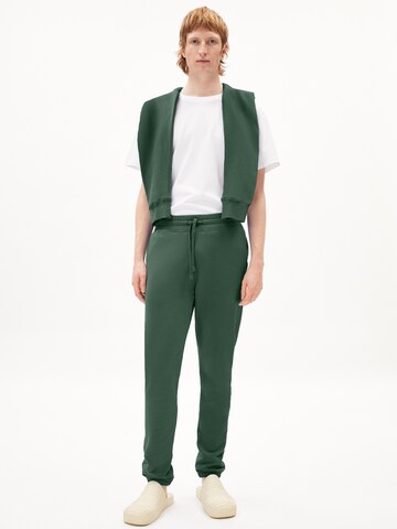 ARMEDANGELS Tapered Broek 'AARDO COMFORT' in Groen