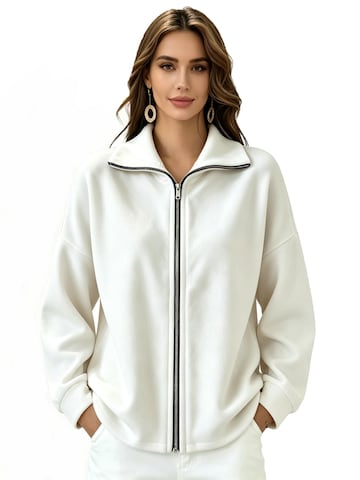 KoJooin Between-Season Jacket in White: front